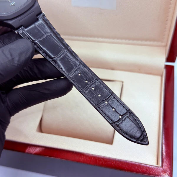 Matte Black Luxury Men’s Analog Watch with Date Display – Premium Minimalist Design