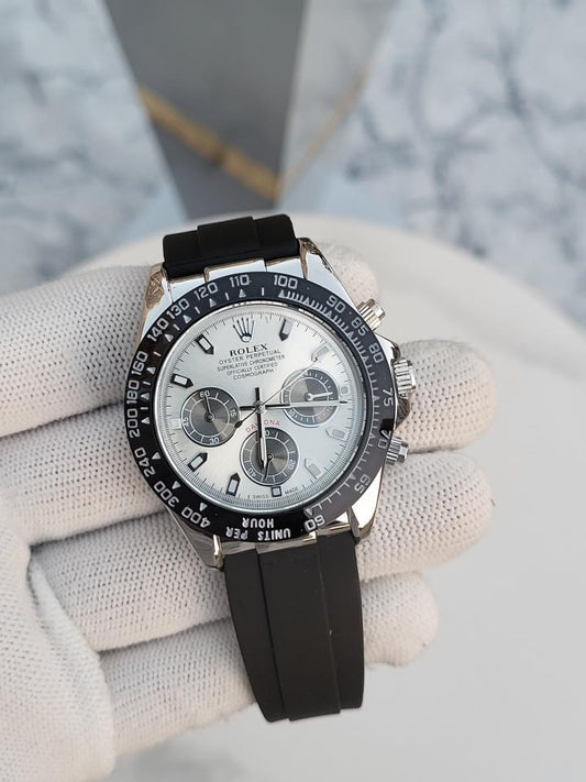 Luxury Chronograph Sport Watch for Men – Premium Rubber Strap & Waterproof Design