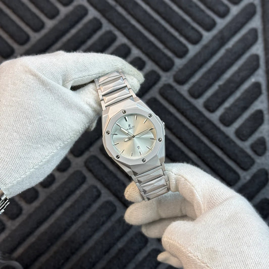 Luxury Silver Stainless Steel Men’s Watch – Modern Octagonal Design